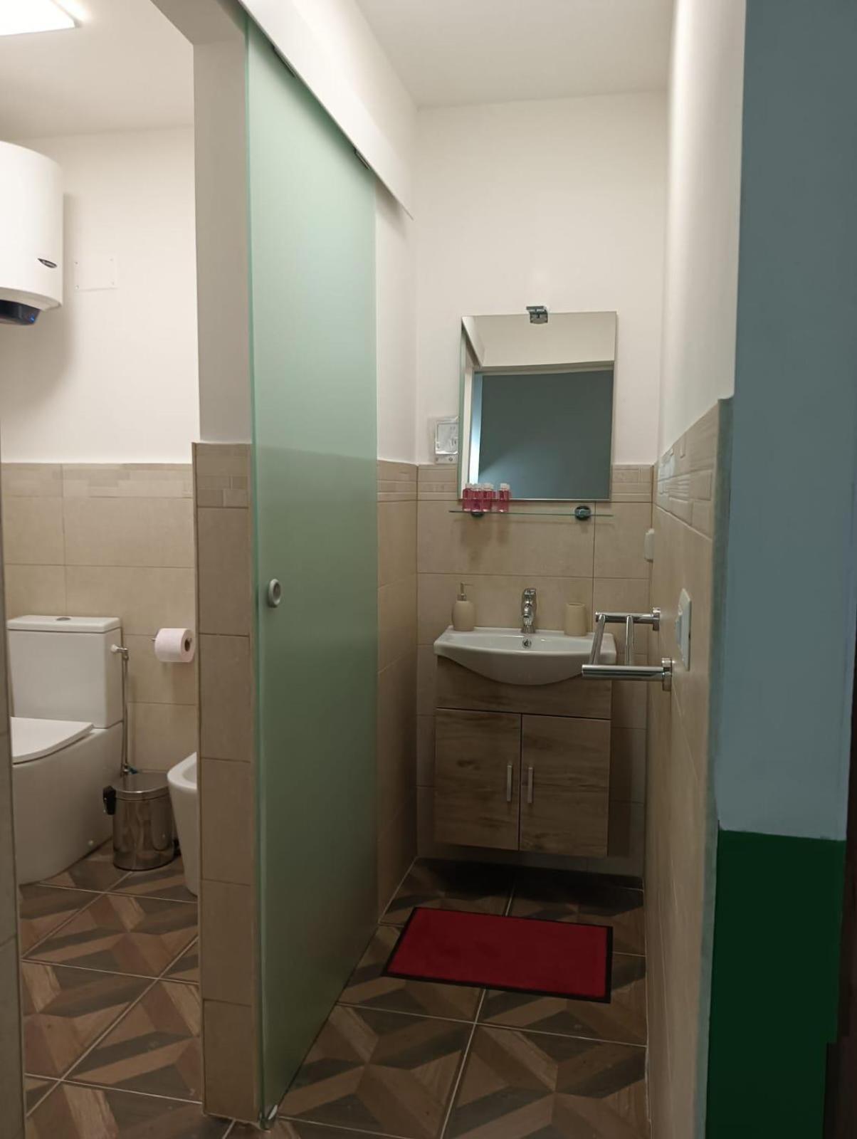 Le Grotte Bianche Aeroporto di Catania Fontana Rossa